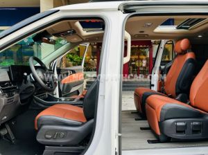 Xe Kia Carnival Signature 2.2D 2024