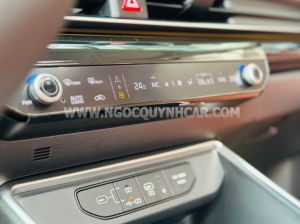 Xe Kia Carnival Signature 2.2D 2025