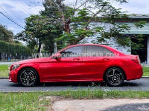 Xe Mercedes Benz C300 AMG 2021